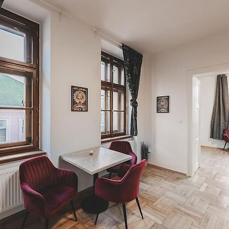 Carolina'S Yoga Apartment Hradec Králové Kültér fotó