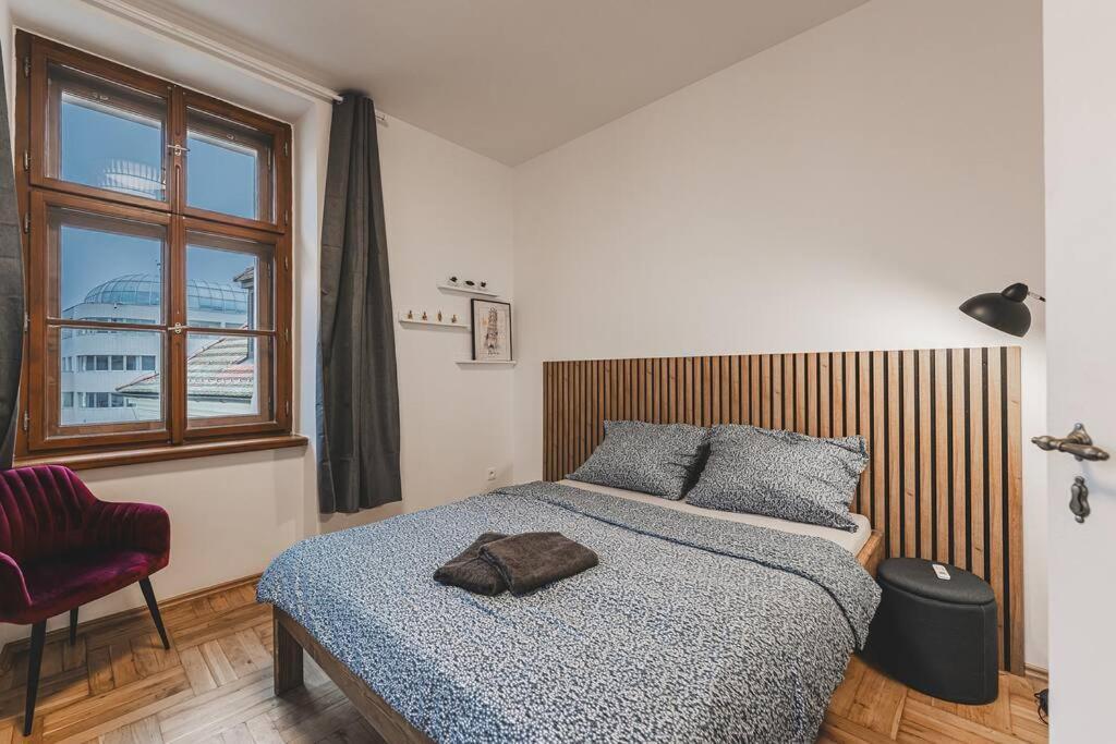 Carolina'S Yoga Apartment Hradec Králové Kültér fotó