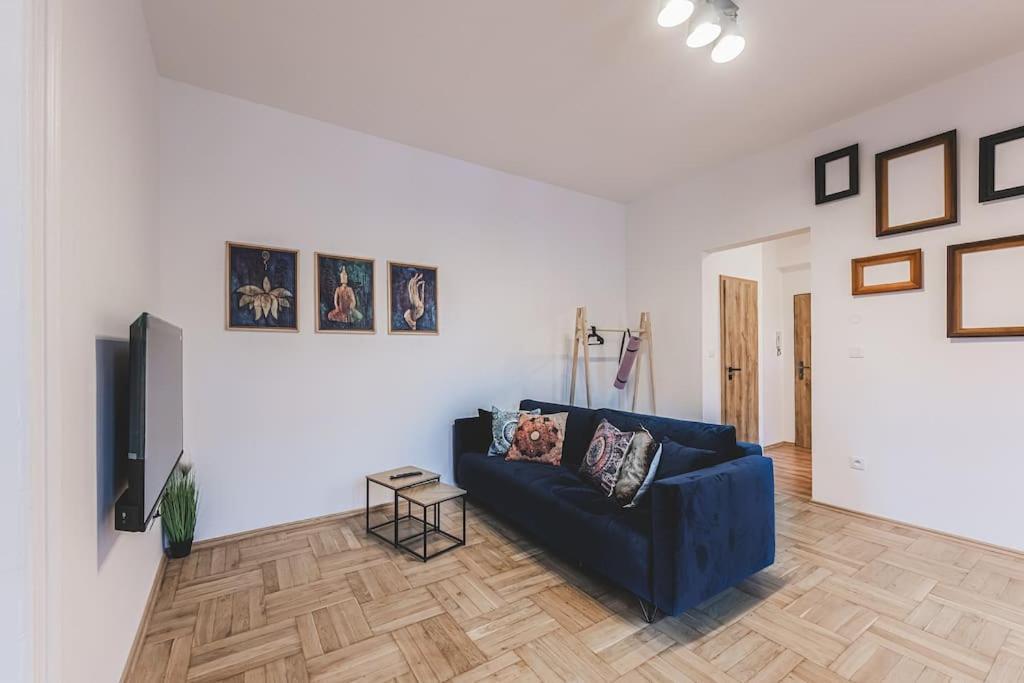 Carolina'S Yoga Apartment Hradec Králové Kültér fotó